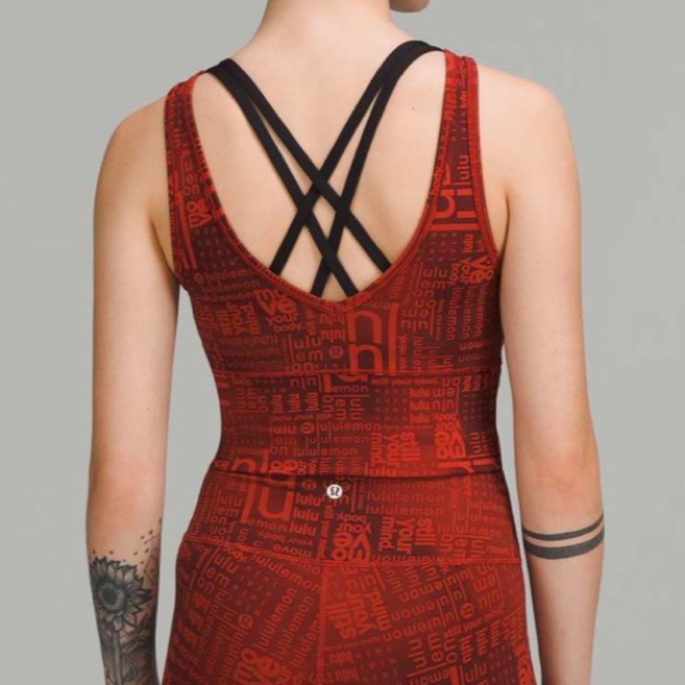 Lululemon Power Pivot Everlux Tank Top *Motif
Lululemon Ombre Red Multi - Picture 4 of 9